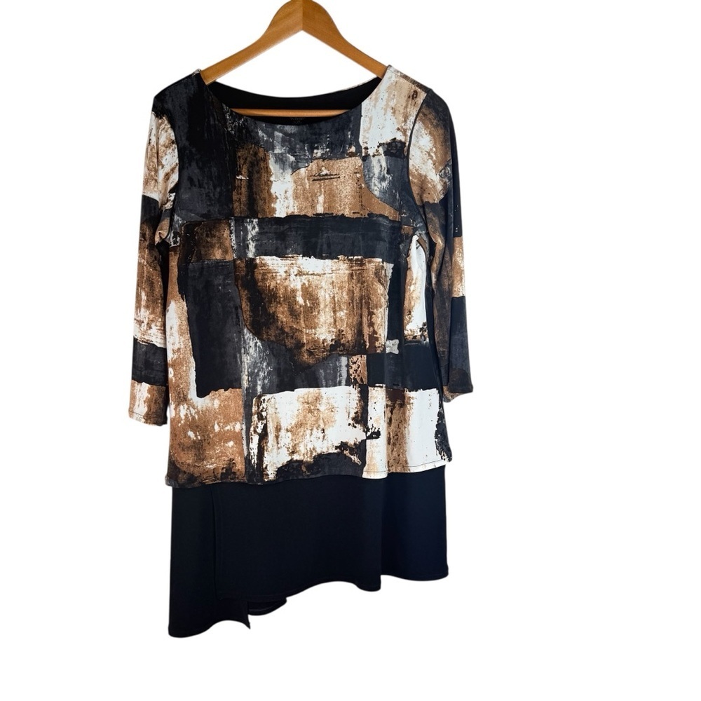 Eva Varro Women’s Abstract Print Asymmetrical Top Size Large
